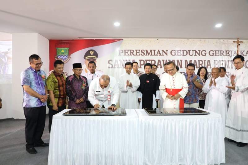 Zaki Resmikan Gereja Katolik Santa Perawan Maria
