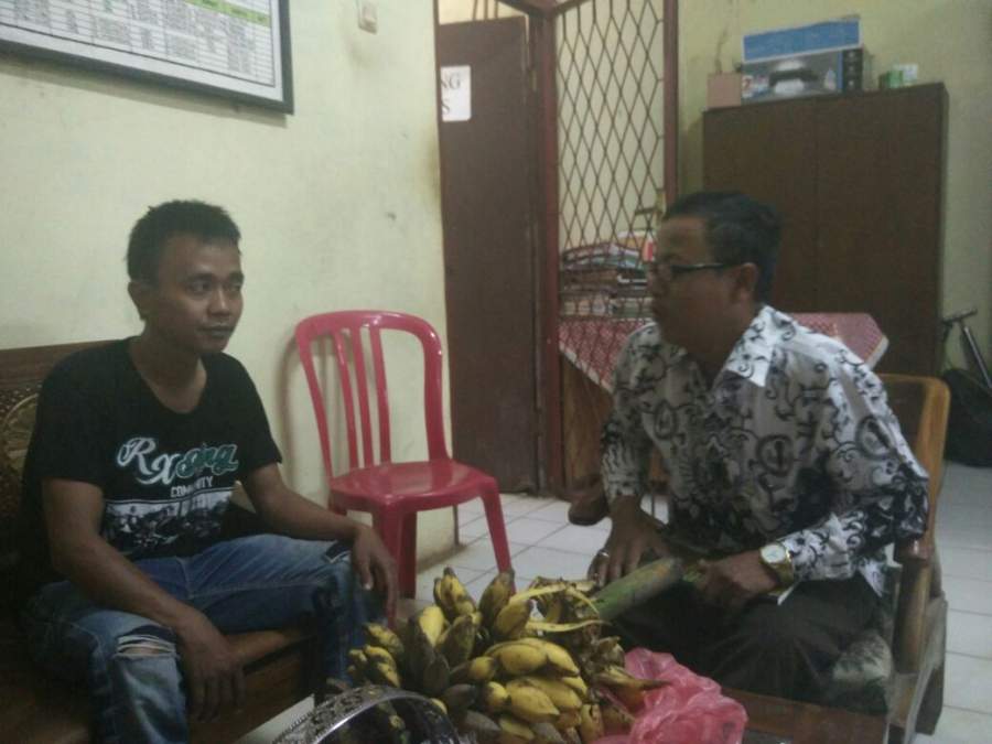 Orang tua korban bullying mediasi dengan guru SDN Bunar III, Kecamatan Sukamulya, Kabupaten Tangerang.