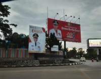Puluhan Baliho Kepala Daerah dan Pejabat Sambut Kedatangan Peserta HPN 2022
