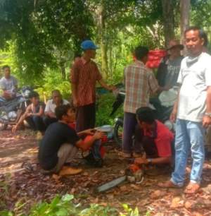 Wali Nagari Rawang Gunung Malelo, Ajak Warga Kerja Bakti di Pemakaman kampung Tabek