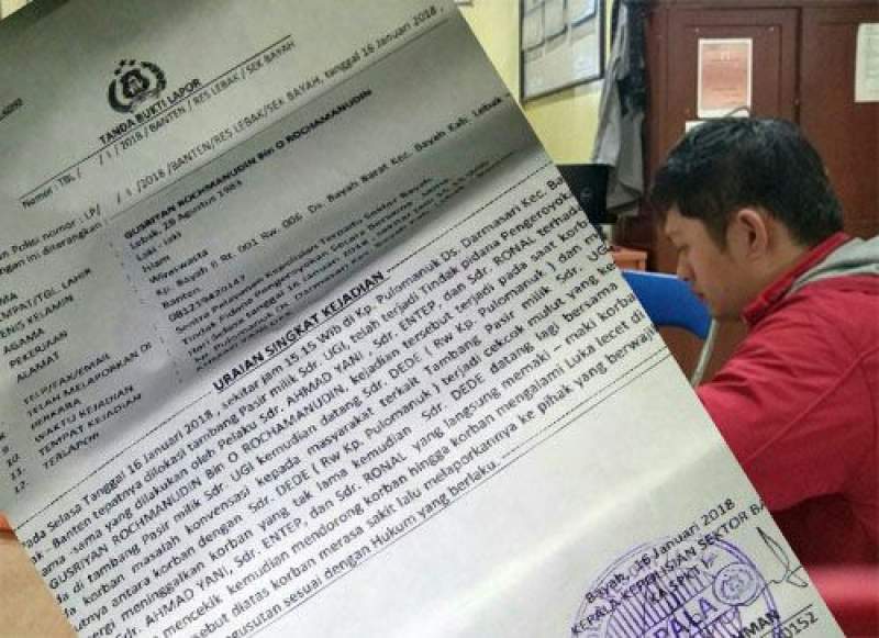 Wartawan media online di Lebak melaporkan pengeroyokan di Mapolsek Bayah.