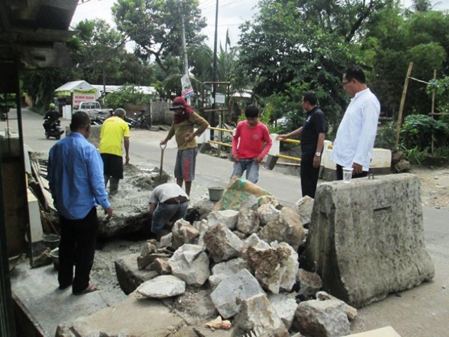 Warga Sambut Baik Perbaikan Jembatan Situ Parigi