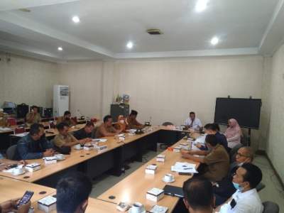 Suasana RDP Pansus Pasar dengan Pemkot Cilegon dan Badan Usaha di Ruang Rapat DPRD Kota Cilegon, Senin (24/10/2022).