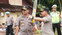 Kapolda Banten, Pimpin Langsung Evakuasi Korban Bencana Selat Sunda.