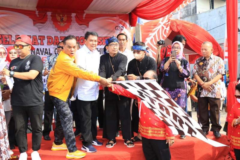 Sekda Lepas Karnaval Gelegar Kebhinekaan di Curug