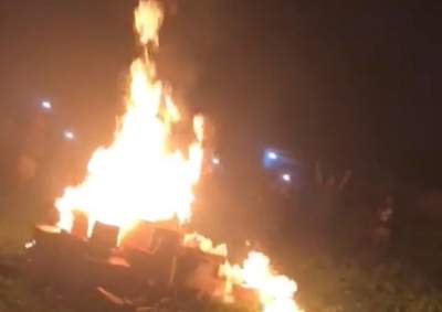 Didemo Warga Cisoka, Puluhan Kardus Miras Dibakar