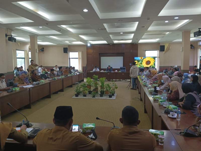 RDP, DPRD Desak PT BBN dan PT CGS Buka Akses Jalan Warga Bermis Cisauk