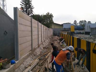 ⁠⁠⁠Pembangunan Gudang Disoal Warga