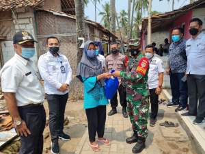 Rumah Warga Desa Marga Mulya Roboh, Unsur Muspika Mauk Peka Bangun Kembali Rumah Warga