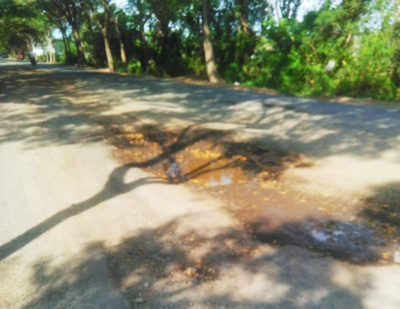 Rawan Kecelakaan, Akses Jalan Raya Pakuhaji Dipenuhi Lubang