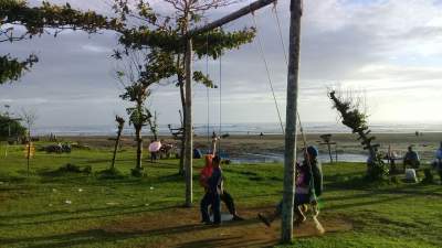 Pantai Karang Nawing di Kampung Pagelaran, Desa Pagelaran, Kecamatan Malingping, Kabupaten Lebak.