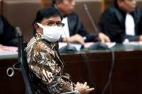 Menkominfo nonaktif Johnny G. Plate menjalani sidang perdana kasus dugaan korupsi BTS di Pengadilan Tipikor, Jakarta, Selasa (27/6/2023). (Foto: Ceppy)