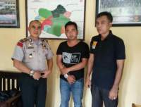 Pelaku penculikan A (tengah) diamankan Polsek Pangarangan, Lebak.