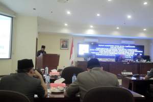 Rapat paripurna DPRD Kota Tangerang dalam agenda nota jawaban wali kota 
