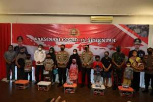 Kapolresta Tangerang Dampingi Wakapolda Banten Tinjau Vaksinasi di Citra Raya