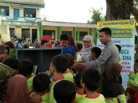 Kembangkan Minat Baca, Polisi Sulap Motor Jadi Perpustakaan Keliling