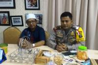 Gitaris Wali Band Adopsi Bayi yang Dibuang Orang Tuanya