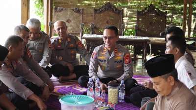 Kapolres Banjar Ajak Kades dan Lurah Perkuat Kondusivitas dalam Ruang Riung Kamtibmas