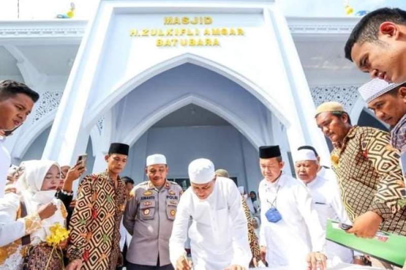 Mahyaruddin Salim Lanjutkan Bangunan Masjid di gagas Alm.H.Zulkifli Amsar Batubara