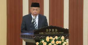 Walikota Tangsel, Benyamin Davnie.