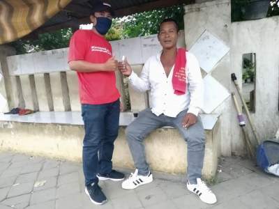 Rayakan Harlah, PA-GMNI Membagikan Hand Sanitizer Kepada Warga