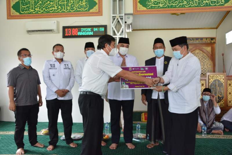 Hadiri Pembagian CSR, Zaki Harap Lengkong Lestarikan Seni Kaligrafi