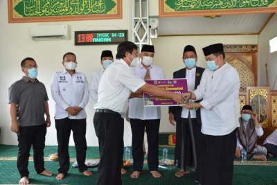 Hadiri Pembagian CSR, Zaki Harap Lengkong Lestarikan Seni Kaligrafi