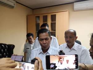: Walikota Serang Syafrudin di dampingi kepala Disperindagkop Kota Serang Yoyo Wicaksono