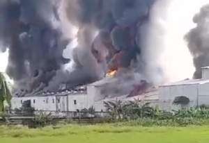 Pabrik Makaroni di Bunder Cikupa Ludes Terbakar