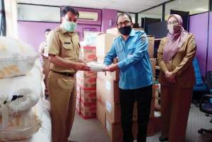 Perumdam TKR Serahkan APD ke Pemkab Tangerang