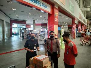 Personil Ditpamobvit Polda Banten Gelar Sosialisasi dan Himbauan di Mall