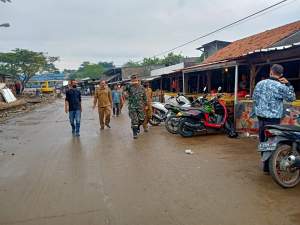Berkomitmen Dengan Pemkot Serang, Dandim 0602/Serang Tertibkan Pasar Rau