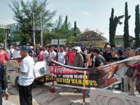 Warga Priuk Minta Parkir di Lahan BPRS-CM Ditutup