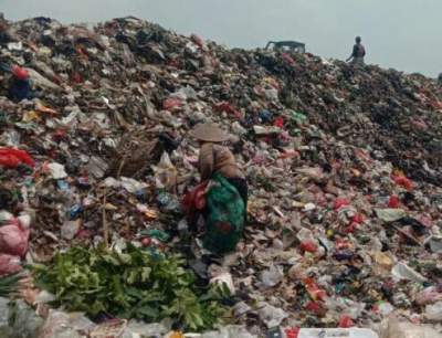 Pemulung di TPA Jati Waringin Digegerkan Penemuan Jasad Bayi Dikantong Kresek