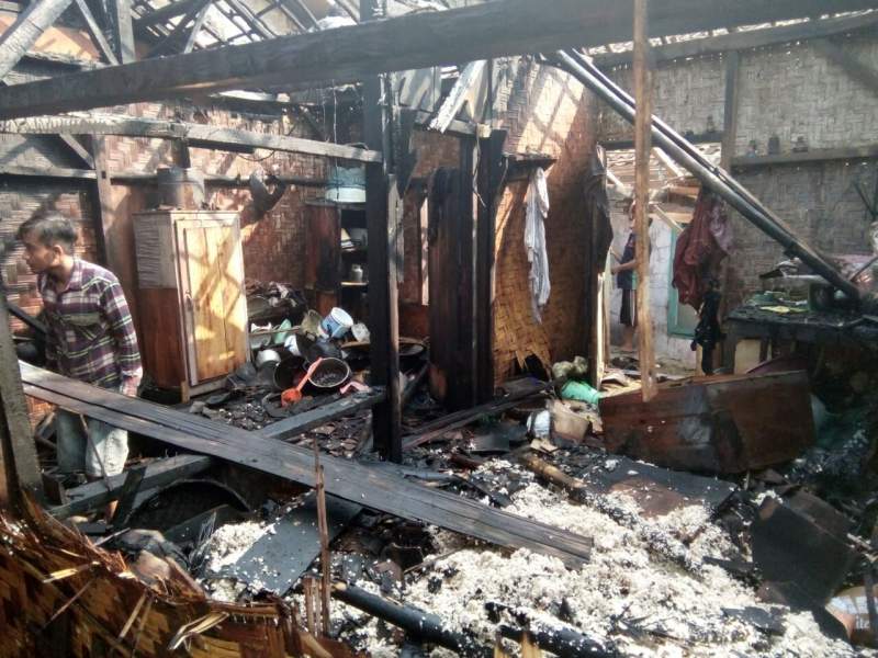 Rumah nenek Jua hais dilalap api di Kampung Gondang, Desa Sawarna Timur, Kecamatan Bayah, Kabupaten Lebak.