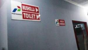Toilet Umum SPBU Pertamina. (net) 