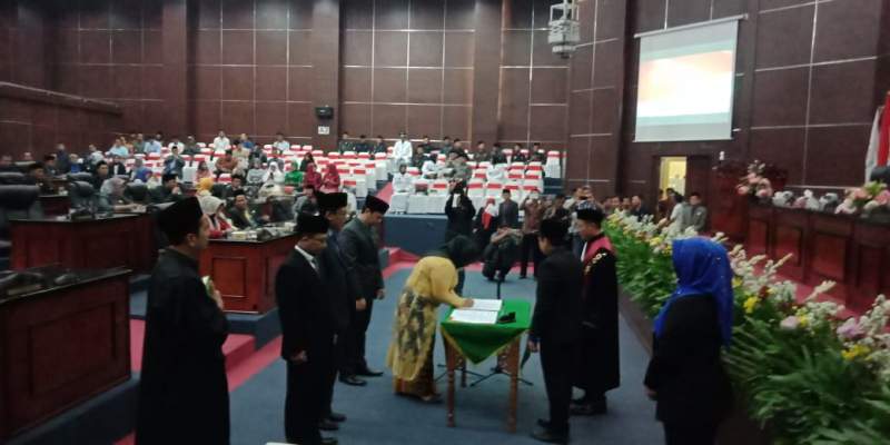 Sah, Empat Pimpinan DPRD Kota Serang Resmi Dilantik
