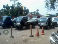 Truk Patah As, Jalan Jadi Macet