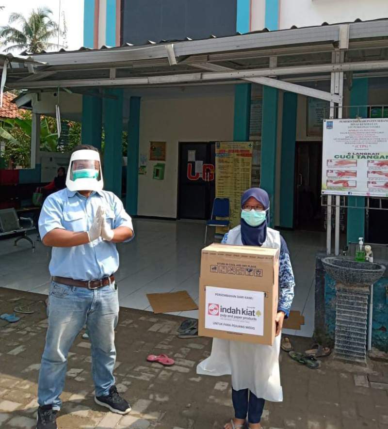 Bantu Tim Medis, Relawan Tzu Chi Sinar Mas dan IKPP Serang Berikan Bantuan APD