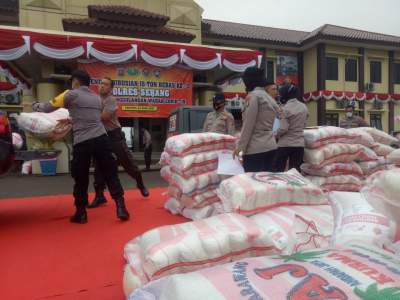 Tahap Ketiga, Polres Serang Salurkan Bantuan Beras dari Yayasan Buddha Tzu Chi