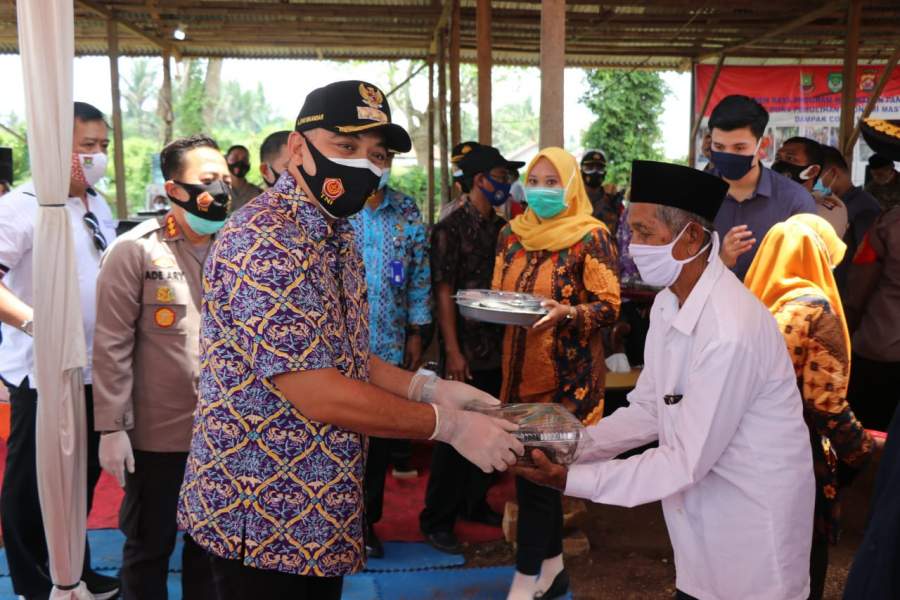Bupati dan Kapolresta Tangerang Panen Jagung di Sindang Jaya
