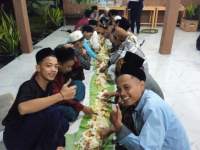 Ketua DPRD Kabupaten Tangerang Bukber Ngeliwet Bareng Santri