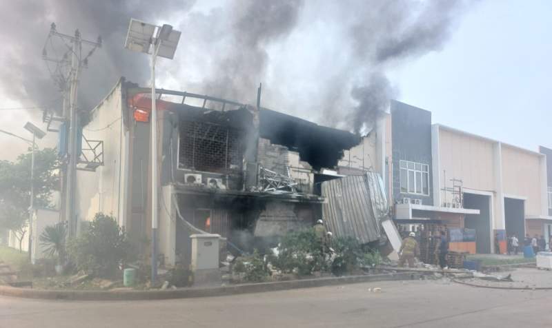 Gudang PT Leso di Pakuhaji Hangus Terbakar