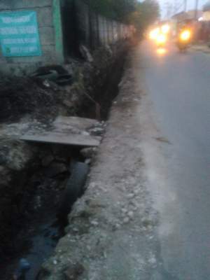 Dikerjakan Asal Jadi, Proyek Saluran U-ditch di Jalan Oja Sepatan Dikeluhkan