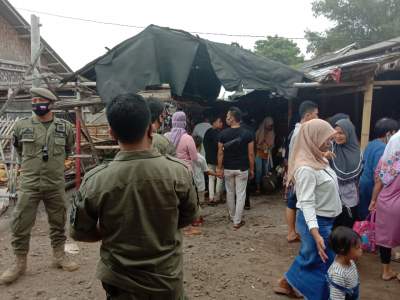 Langgar PSBB, Pantai Tanjung Kait Di Mauk Ditutup Satpol PP