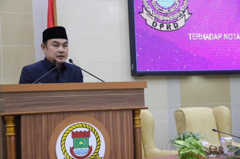Hadiri Paripurna, Mad Romli Sampaikan APBD Perubahan Tahun 2022