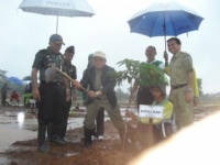 BLHD Dan Kodiklat TNI Tanam Ribuan Pohon Di Serpong