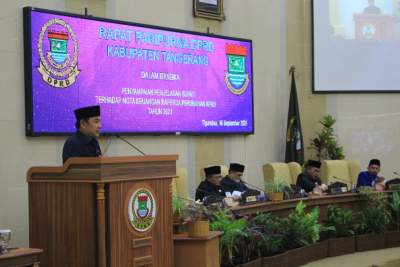 Di Depan Anggota DPRD, Mad Romli Sampaikan Nota Perubahan Keuangan