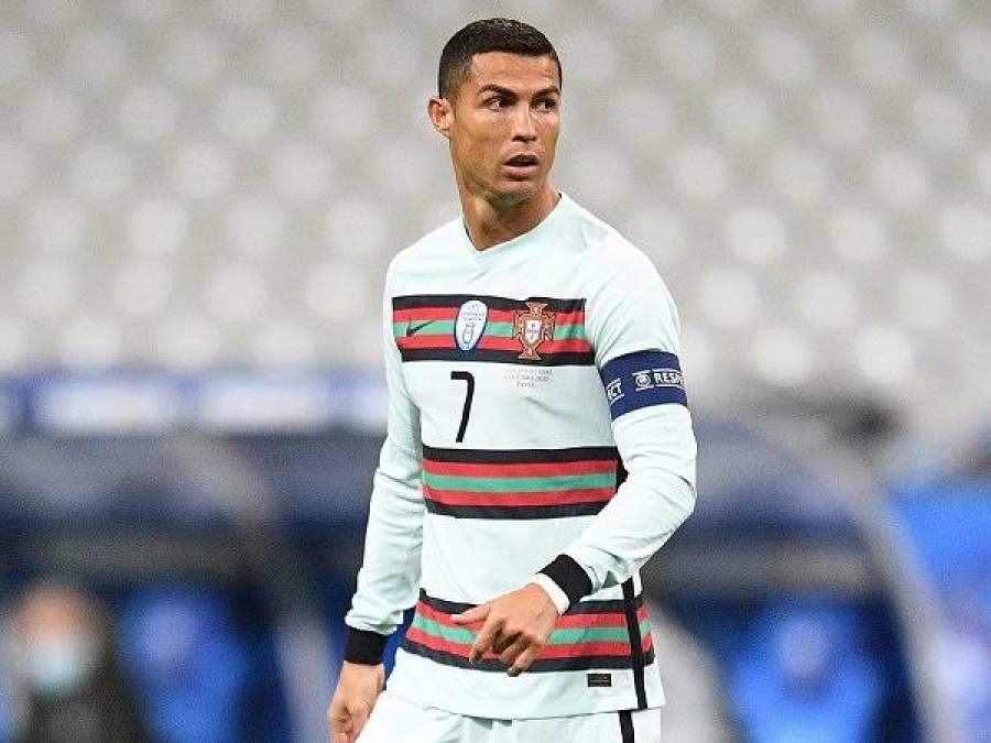 Penyerang Portugal Cristiano Ronaldo Dinyatakan Positif Covid-19.