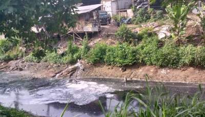 Timbulkan Bau, Limbah Pabrik Tahu di Kali Kukun Dikeluhkan